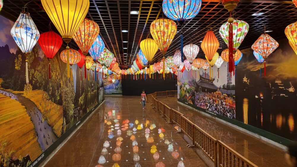 Overwinteren in Vietnam trang an lampjes