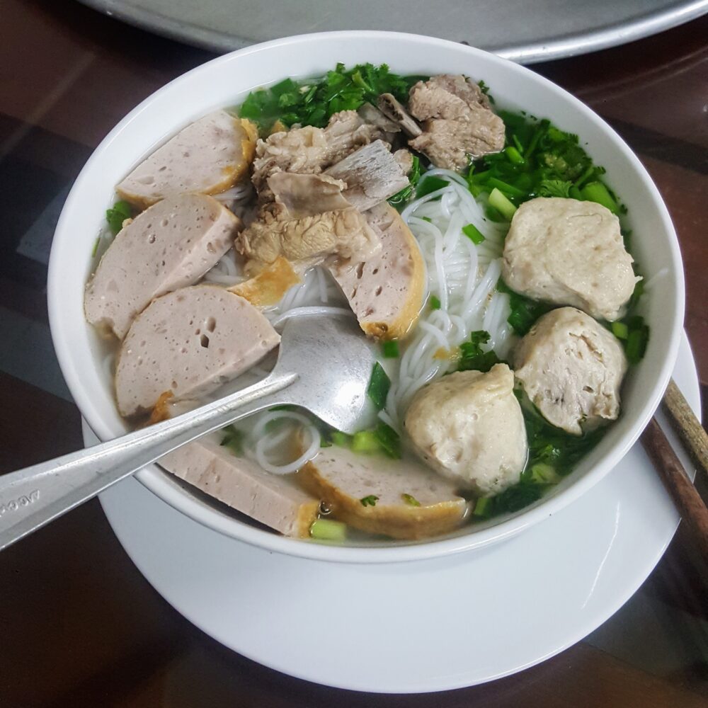 Overwinteren in Vietnam voedsel soep pho